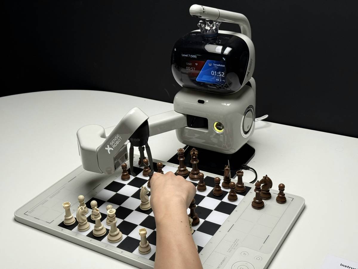 Battle interface from recent real time strategy games showing asymmetric reinforcement options